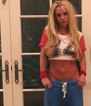 Britney Spears Shows Off Her Rock Hard Abs